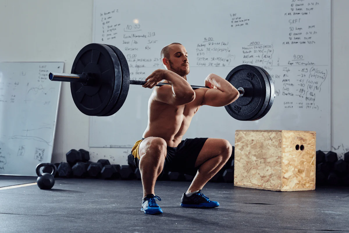 🏋️‍♂️ Почему приседания со штангой на груди тяжелее, чем на спине?
